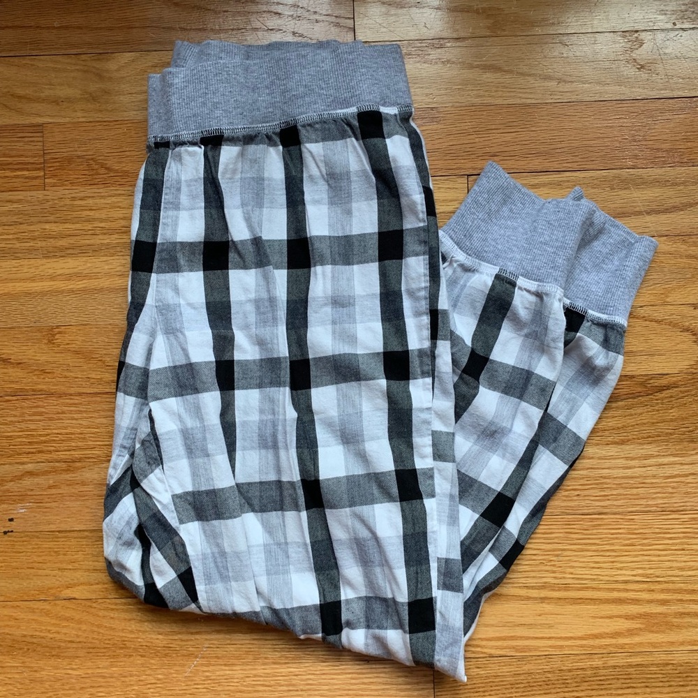 Victoria’s Secret jogger pajama pants size medium